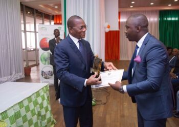 Logement sociaux : Bruno Koné exhorte les entreprises à plus d&rsquo;ardeur