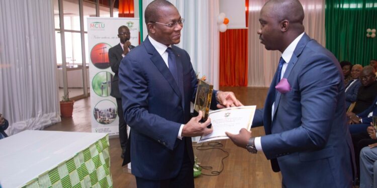 Logement sociaux : Bruno Koné exhorte les entreprises à plus d’ardeur