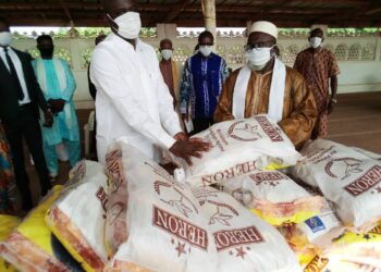Yamoussoukro/Début du Ramadan : le gouverneur offre des vivres aux musulmans.