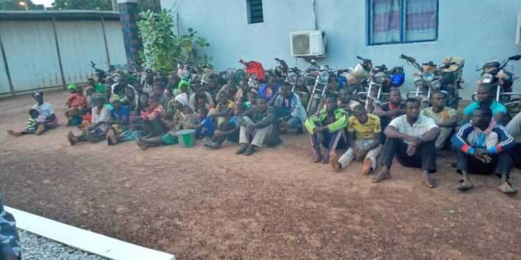 Frontières ivoiro-maliennes : 13 passeurs interpellés à Ferkessédougou