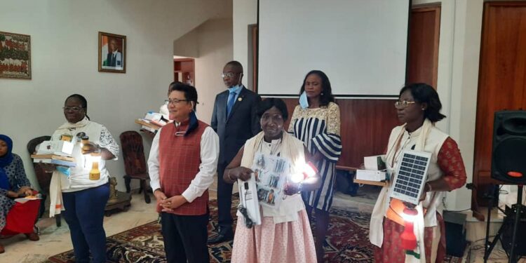 Electrification solaire et collecte des eaux pluviales : 4 Ivoiriennes formées à l’expertise indienne