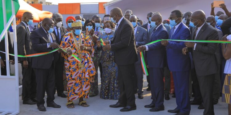 Koumassi : Cissé Bacongo offre un siège flambeau neuf à la chefferie traditionnelle