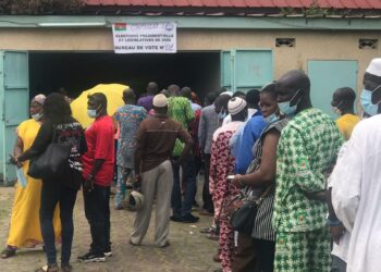 Présidentielle et législatives au Burkina Faso : les électeurs aux urnes