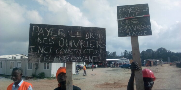 Cocody: les ouvriers des résidences «les flamboyants» en grève