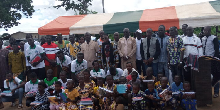 Côte d’Ivoire: Le PM Amadou Gon Coulibaly récompense une cinquantaine d’élèves à ODORO