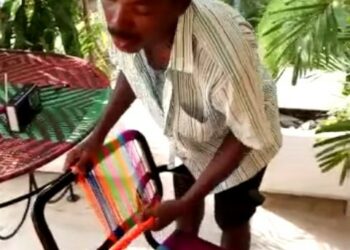 [portrait] Kouadio Georges, tisserand aux doigts de fée malgré l&rsquo;handicap