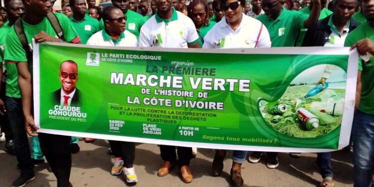 Protection de l’environnement en Côte d’Ivoire : le Parti Ecologique sensibilise à travers une marche verte