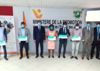 Côte d’Ivoire: 6 jeunes entrepreneurs reçoivent 42 millions FCFA pour financer des projets contre la COVID 19