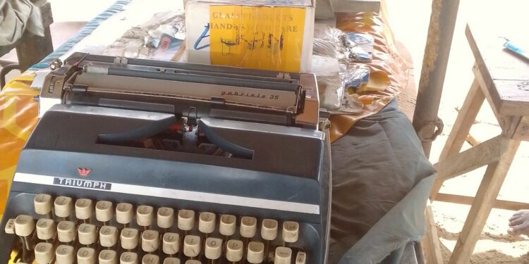 (Enquête) Dactylographe, horloger, … ces petits métiers que la révolution numérique a ‘‘tué’’