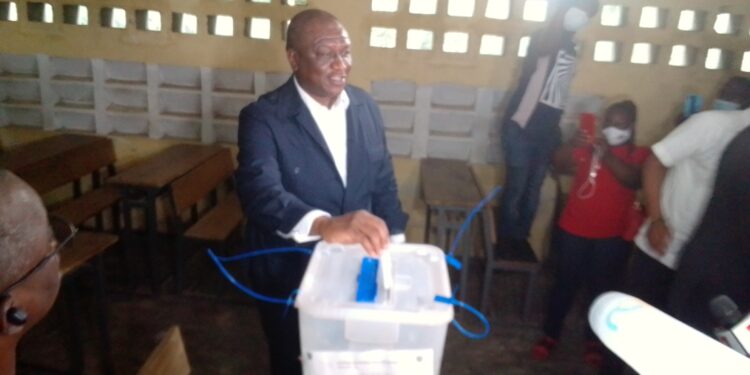 Hamed Bakayoko après son vote : « On nous avait annoncé l’apocalypse. Mais la Côte d’Ivoire est toujours là ».
