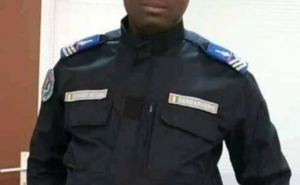 Meurtre de l’adjudant Sanogo : 98 personnes interpellées, le corps calciné dirigé sur Abidjan pour une autopsie