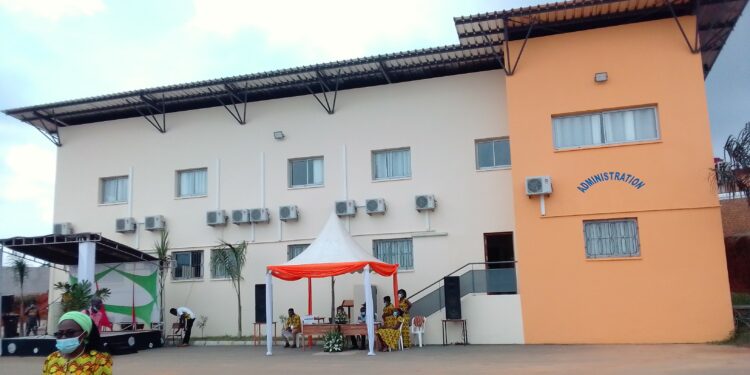 Côte d’Ivoire : un établissement scolaire dédié à l’éducation des filles ouvert à Bingerville