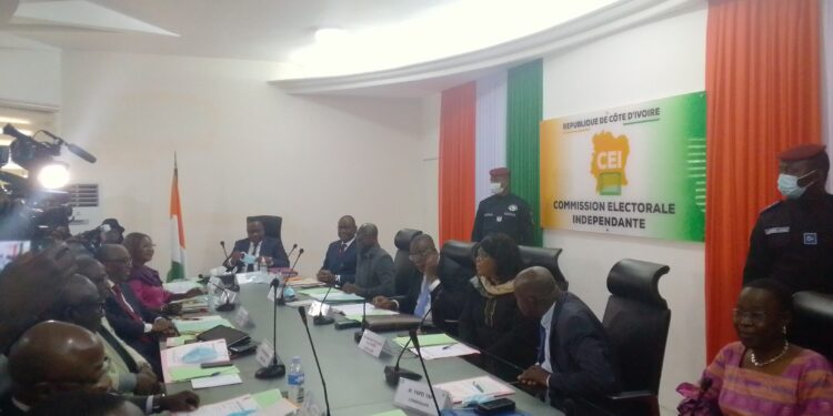 CEI: l’opposition réintègre la Commission centrale, avec des sanctions