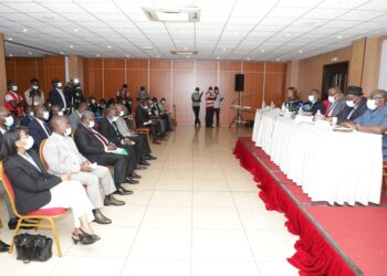 Législative 2021: la CEI a échangé avec les partis politiques, les groupements politiques et la société civile, a Cocody-Abidjan