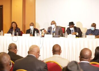 Législative 2021: la CEI a échangé avec les partis politiques, les groupements politiques et la société civile, a Cocody-Abidjan