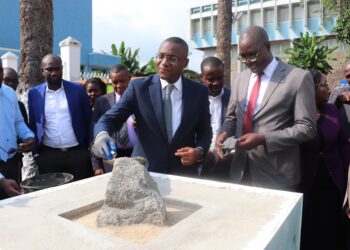 Maison de la presse d’Abidjan: Sidi Touré pose la première pierre d’une salle de conférence