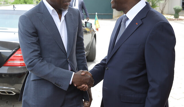Côte d’Ivoire : le président Ouattara échange avec Talon