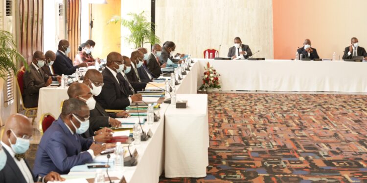 Côte d’Ivoire : Le conseil des ministres se tiendra désormais chaque deux semaines, les raisons
