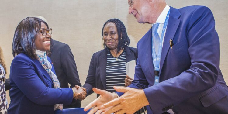 Genève/Examen Périodique Universel : Aimée Zebeyoux fait adopter le document final