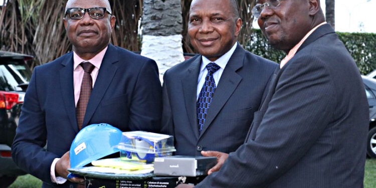 Mines : Le gouvernement renforce les moyens de mobilité et les matériels techniques des directions régionales