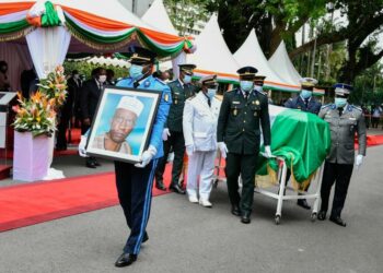 Côte d’Ivoire : hommage de la nation à feu Seydou Diarra en présence du Chef de l’Etat Alassane Ouattara