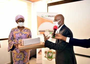 Lutte contre la COVID-19 : La Banque mondiale offre du matériel informatique au ministère chargé de la Salubrité