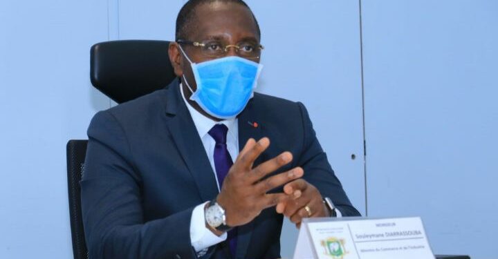 Lutte contre le Coronavirus : La Côte d’Ivoire est en mesure de produire plus de 8 millions de masques par mois