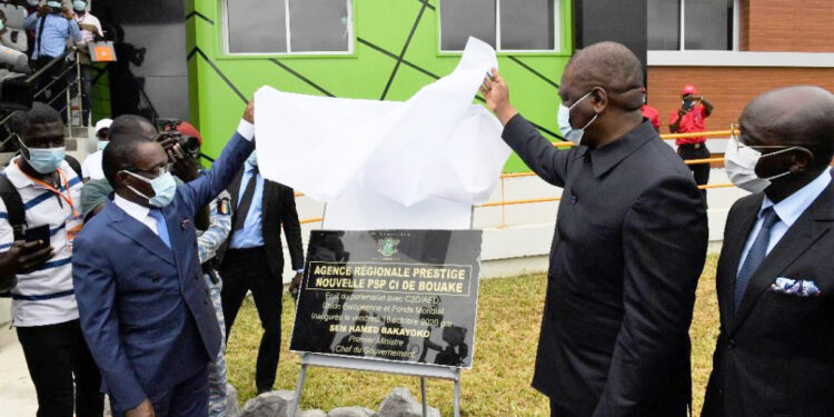 Distribution de médicaments : le Premier Ministre Hamed Bakayoko inaugure l’antenne régionale de la Nouvelle Pharmacie de la Santé Publique à Bouaké
