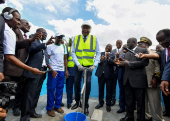 Côte d’Ivoire : le PM Amadou Gon Coulibaly lance l’opération de réhabilitation de 21 000 pompes à motricité humaine