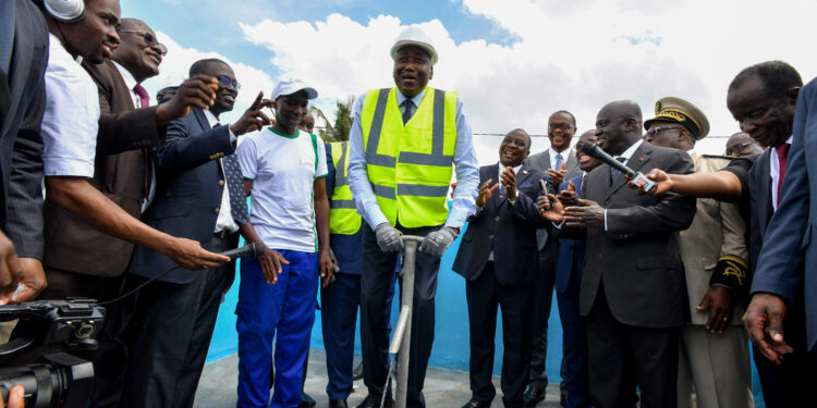 Côte d’Ivoire : le PM Amadou Gon Coulibaly lance l’opération de réhabilitation de 21 000 pompes à motricité humaine