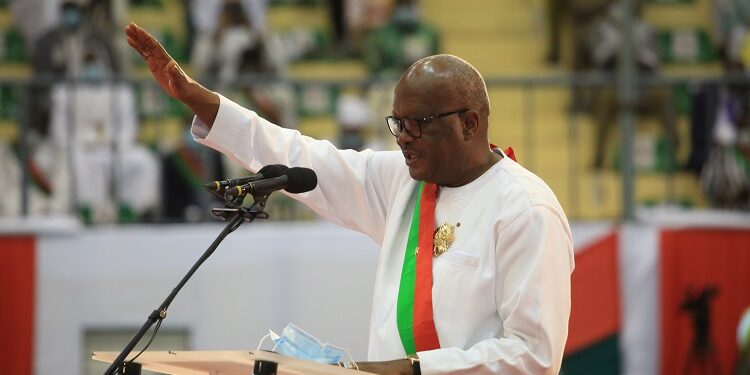 Burkina Faso : investi, le président Kaboré annonce des consultations pour la réconciliation