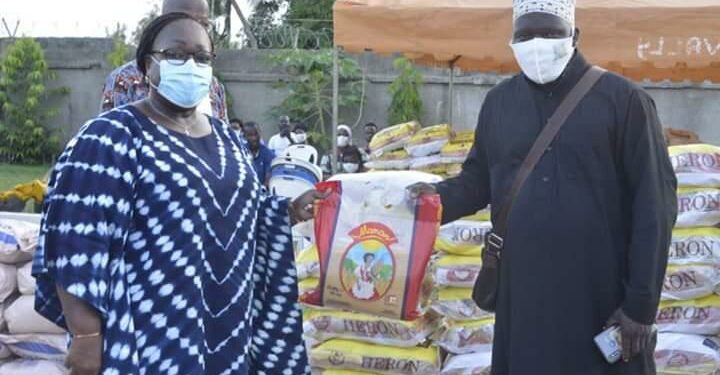 Anne Ouloto rassure : « Alassane Ouattara est le champion de la lutte contre la COVID-19 en Afrique »