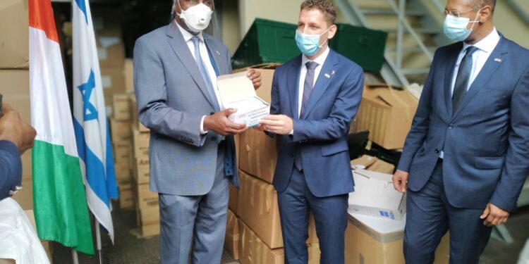 Lutte contre la COVID-19 : Israël fournit du matériel de protection à la Côte d’Ivoire