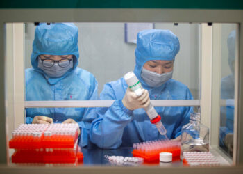 COVID-19 : cinq vaccins testés sur plus de 2000 volontaires en Chine