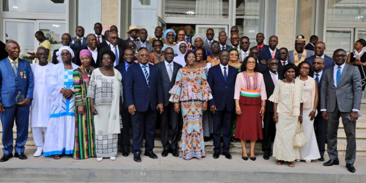 Formation, suivi évaluation et contrôle du système éducatif : Kandia Camara récompense le mérite de 56 agents