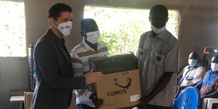 Rentrée scolaire : Israël offre des kits à des élèves d’Elibou