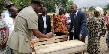 Soubré/Education nationale:  La mairie offre 1125 tables-bancs aux écoles primaires