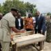 Soubré/Education nationale:  La mairie offre 1125 tables-bancs aux écoles primaires