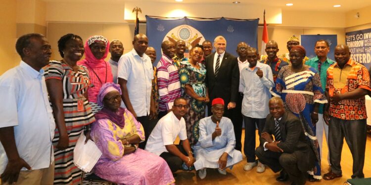 Soutien aux refugiés: L’ambassade des USA octroie 53 millions de Fcfa à des Ong