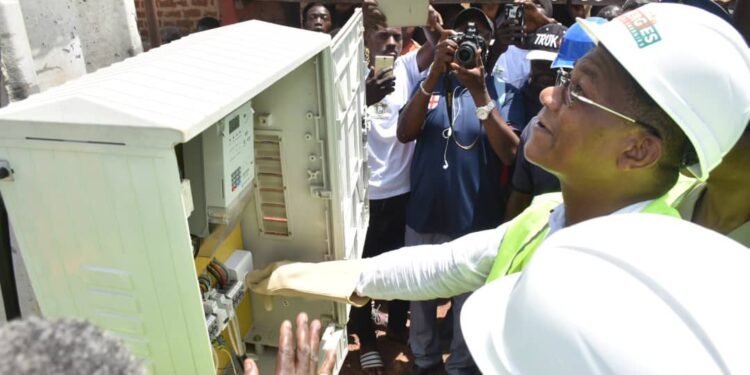 Electrification rurale : Bruno Koné branche Zaguinasso au réseau électrique