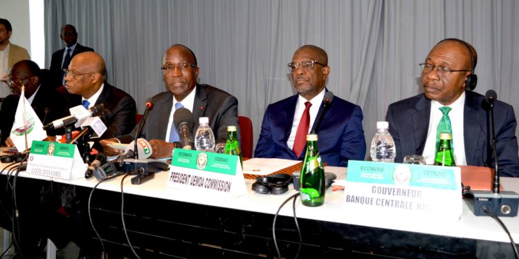 Monnaie unique de la CEDEAO: voici les  recommandations du Comité Ministériel tenu à Abidjan
