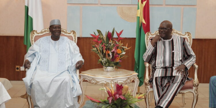 Lutte contre l’orpaillage clandestin : Ouattara souhaite des «efforts coordonnés» entre Abidjan et Ouagadougou