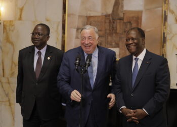 Côte d’Ivoire : le président Ouattara et Gérard LARCHER échangent sur la formation des jeunes