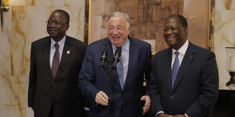 Côte d’Ivoire : le président Ouattara et Gérard LARCHER échangent sur la formation des jeunes