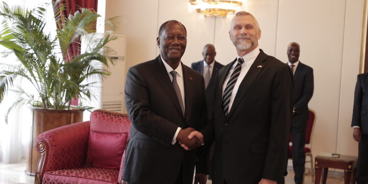 Côte d’Ivoire: 4 nouveaux ambassadeurs présentent leurs lettres de créances au président Alassane Ouattara