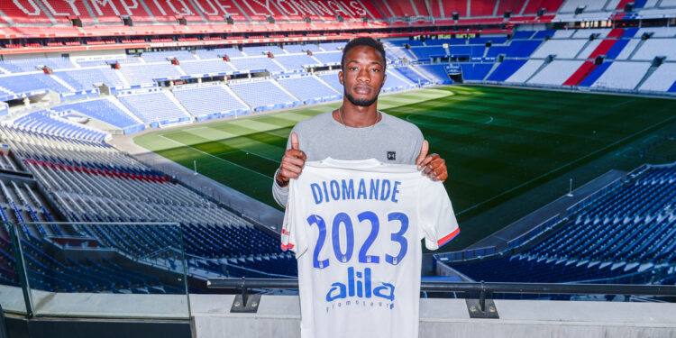 L’Olymique lyonnais recrute le défenseur ivoirien Sinaly Diomandé