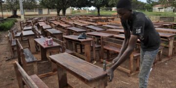 Education : 150 tables-bancs au groupe scolaire de Gbémazo