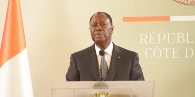 Le président Alassane Ouattara a quitté Abidjan pour un séjour en France