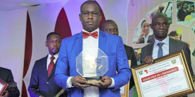 Bonne gouvernance: le Directeur financier de l’Université Alassane Ouattara de Bouaké primé