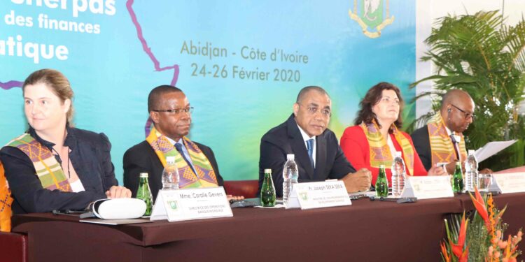 Mobilisation  des ressources  contre le changement climatique : les ministres de la  finance verte  se concertent à Abidjan